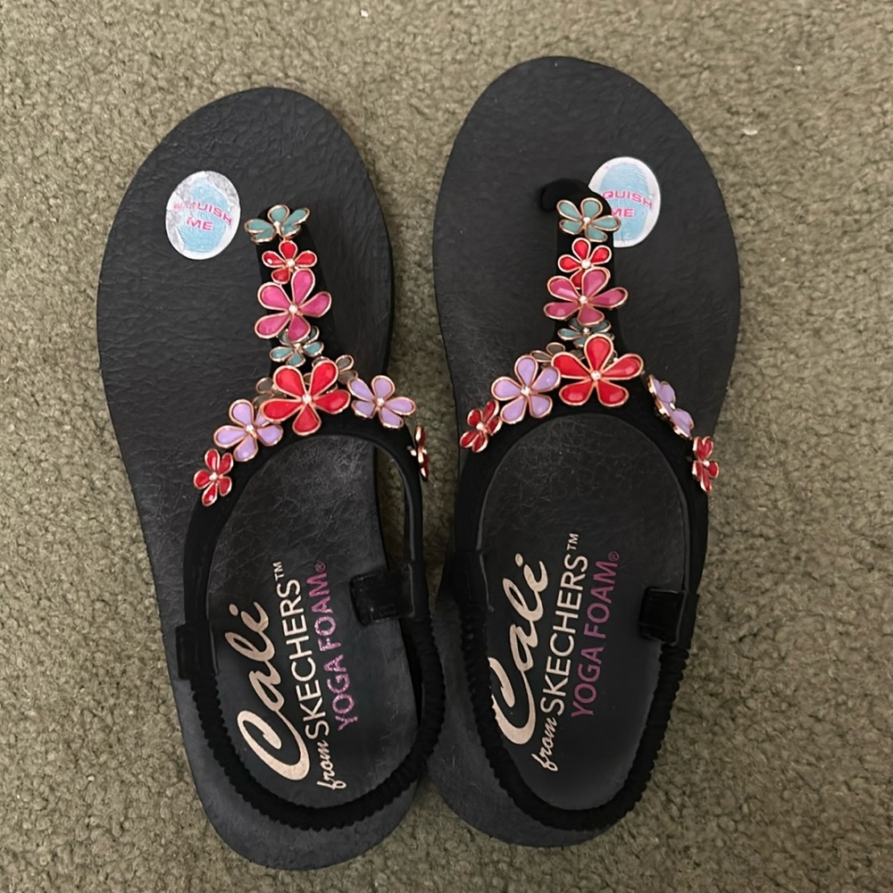 Size 7. Sandals
